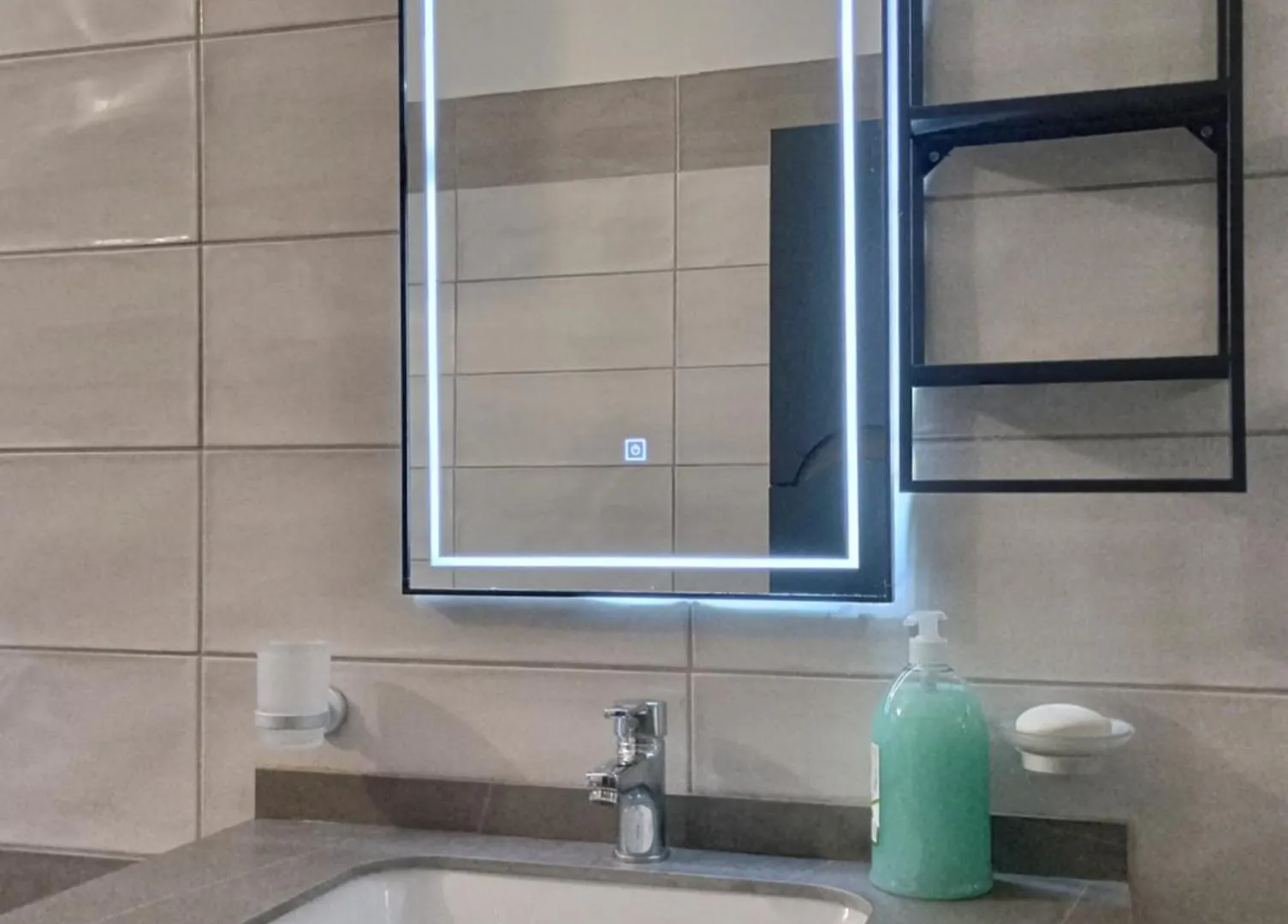 Luxury Apartment Hannah Vlore 0*,